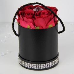 Ekskluzywny mini bukiet CZERWONYCH RÓŻ z diamentem, BO-73